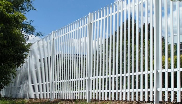 white palisade fence
